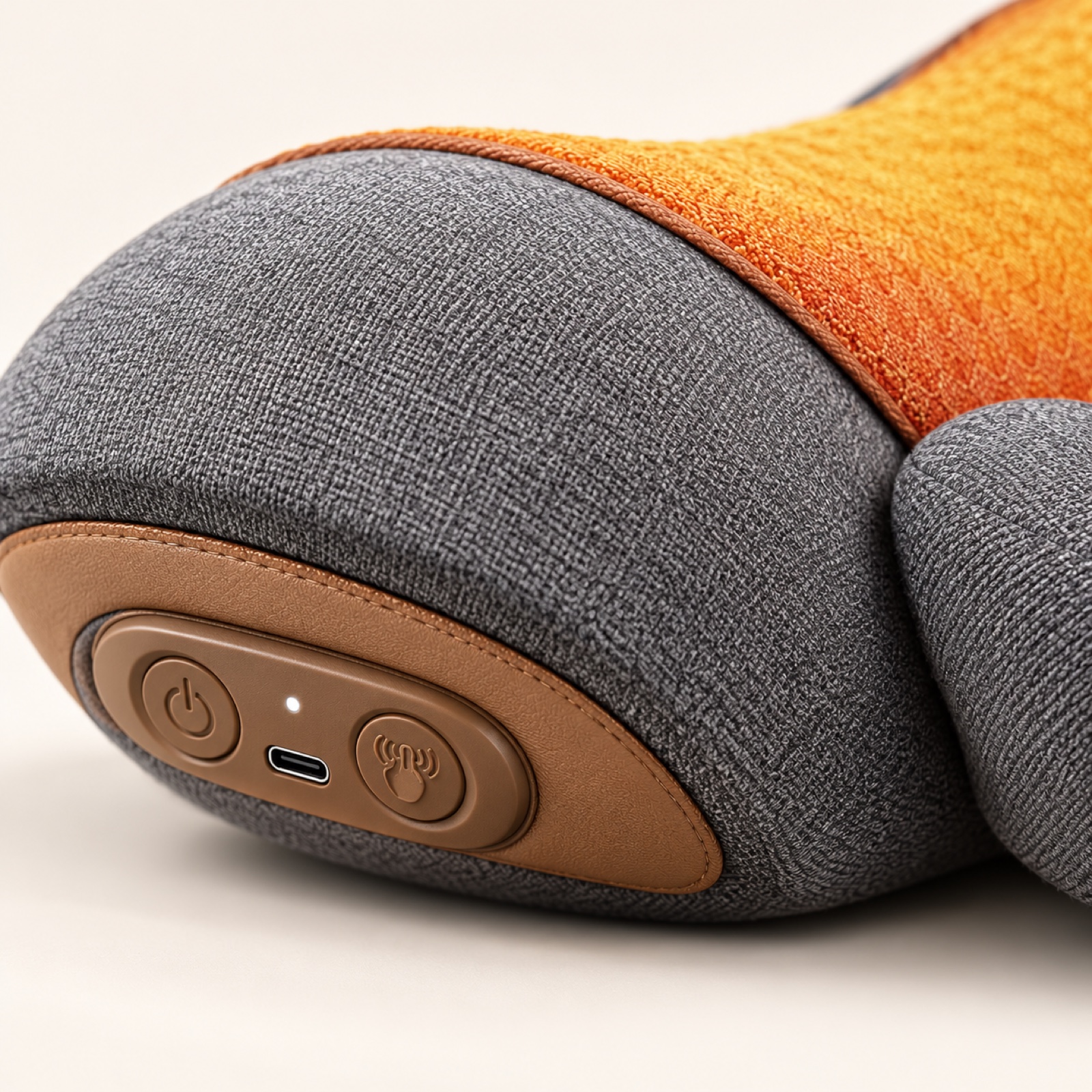 Warming Neck Pillow: the controller